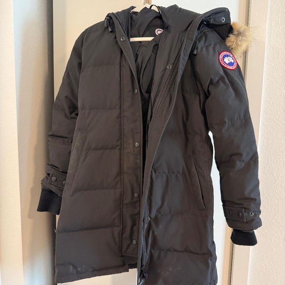 Canada Goose Shelburne Parka – Size Small – Black – Excellent Condition - Picture 2 of 5